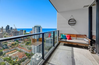 /international/au/170-31-queensland-avenue-broadbeach-qld-151043380/