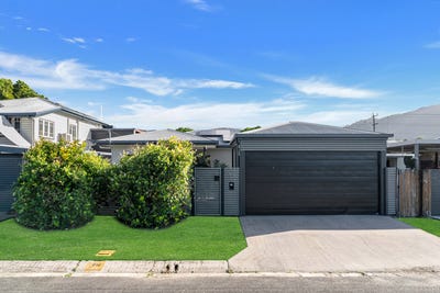 /international/au/13-ward-street-mooroobool-qld-151204768/