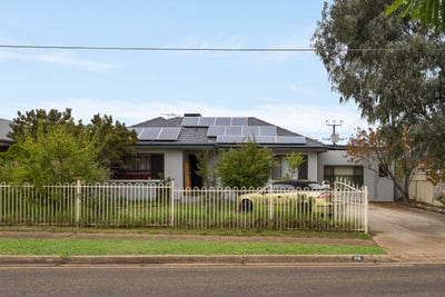 /international/au/26-the-strand-brahma-lodge-sa-151371544/