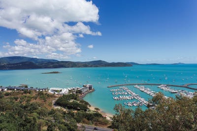 /international/au/22-marina-view-court-airlie-beach-qld-204539904/