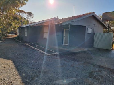 /international/au/30-saltbush-road-kambalda-west-wa-150673420/