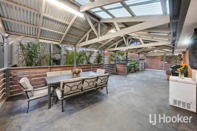 /international/au/10-nambet-place-kurunjang-vic-148465460/