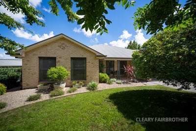 /international/au/24-james-barnet-drive-kelso-nsw-150597696/