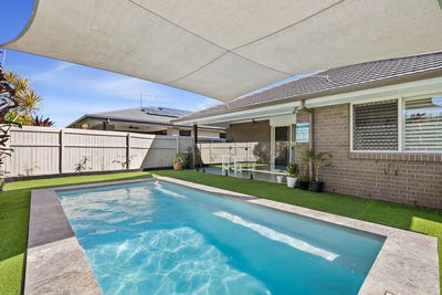 /international/au/19-mcpherson-street-thornlands-qld-151333296/