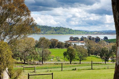 /international/au/851-lake-road-bethanga-vic-150615264/