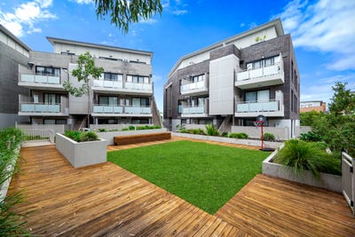 /international/au/17-1-glenmore-ridge-drive-glenmore-park-nsw-148148012/