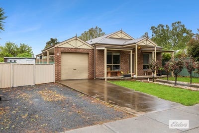 /international/au/124-sturt-street-howlong-nsw-152599288/