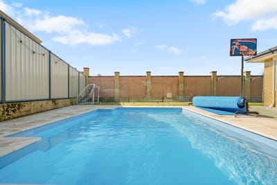 /international/au/30-highland-crescent-meadow-springs-wa-152264020/