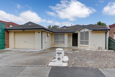 /international/au/17-kirwan-avenue-roxburgh-park-vic-150993524/