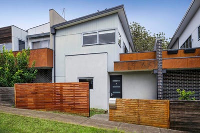 /international/au/3-stewart-street-pascoe-vale-vic-151380000/