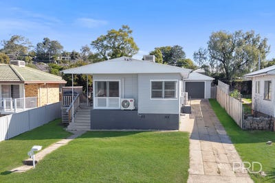 /international/au/6-mcrae-street-tamworth-nsw-151909696/