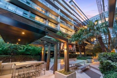 /international/au/1010-20-shamrock-street-abbotsford-vic-151052792/