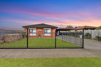 /international/au/228-centenary-avenue-kurunjang-vic-148525028/