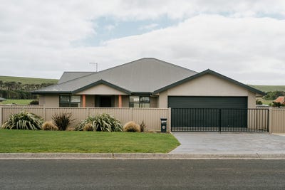 /international/au/1-23-pearse-street-stanley-tas-152335952/