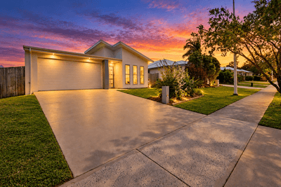 /international/au/11-dulcis-drive-rural-view-qld-152361248/