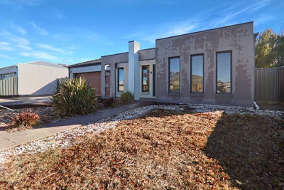 /international/au/16-thornley-street-horsham-vic-148442624/