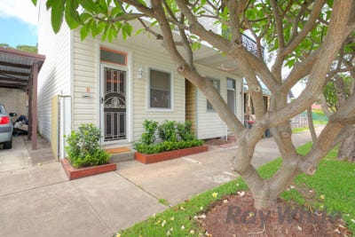 /international/au/8-hargrave-street-carrington-nsw-151149788/
