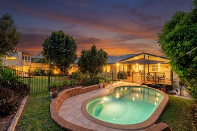 /international/au/56-eugenia-crescent-redlynch-qld-152568276/