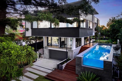 /international/au/8-merinda-street-greenslopes-qld-151020772/
