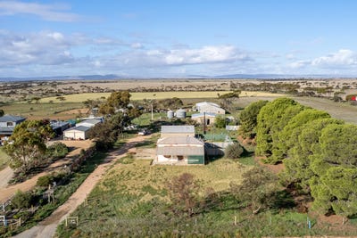 /international/au/197-upper-yorke-road-port-broughton-sa-151342852/