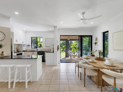 /international/au/22-5-arlington-esplanade-clifton-beach-qld-151351472/