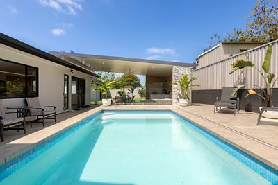 /international/au/140-heeb-street-benowa-qld-152566024/