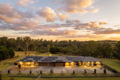 /international/au/59-landing-place-moggill-qld-150993692/