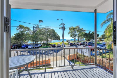 /international/au/338-esplanade-scarness-qld-151625728/