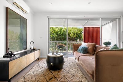 /international/au/9-3-roach-street-marrickville-nsw-152480256/