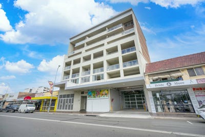/international/au/58-17-21-the-crescent-fairfield-nsw-144429772/