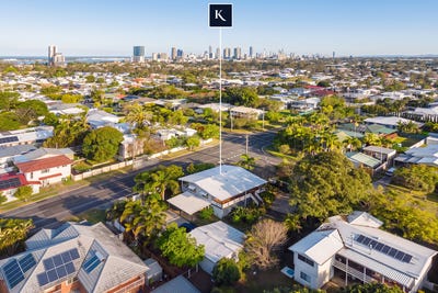 /international/au/44-wilson-street-labrador-qld-152403056/