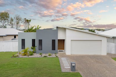 /international/au/1-marco-way-burdell-qld-151533648/