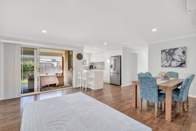/international/au/12-carmac-avenue-thrumster-nsw-150663512/
