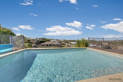 /international/au/9-julius-crescent-clinton-qld-152342432/