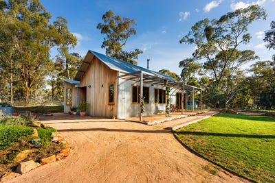 /international/au/17-burnett-road-castlemaine-vic-151450988/