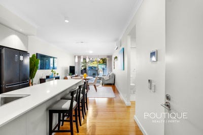 /international/au/6-2-burvill-drive-floreat-wa-151130772/