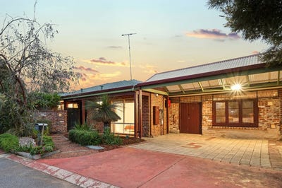 /international/au/5-tracey-mews-hamilton-hill-wa-151319360/