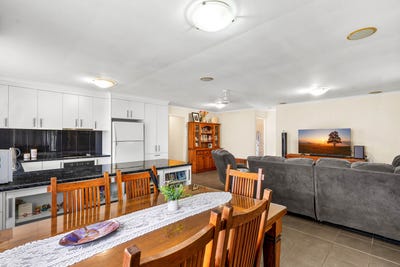/international/au/41-luscombe-street-walkerston-qld-151199844/