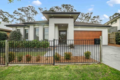 /international/au/21-kingham-circuit-thornton-nsw-148645120/?lang=id