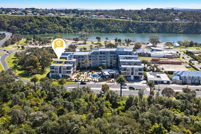 /international/au/301-1-esplanade-lakes-entrance-vic-151134760/