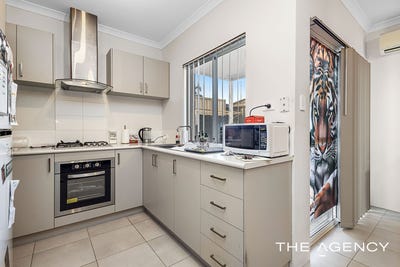 /international/au/12c-tenterden-way-gosnells-wa-151206204/