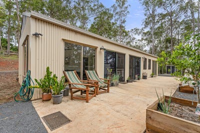 /international/au/15-harold-court-childers-qld-700400384/