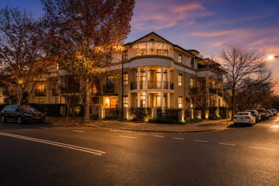 /international/au/11-40-parkside-crescent-campbelltown-nsw-151472512/