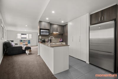 /international/au/33-35-oakden-street-greenway-act-151193652/