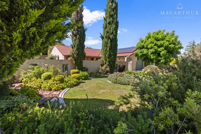 /international/au/74-balmoral-cresent-lake-albert-nsw-152686532/