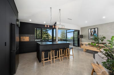 /international/au/8-56-duke-street-sunshine-beach-qld-150748256/