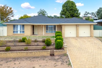 /international/au/13-plover-court-hewett-sa-150810928/