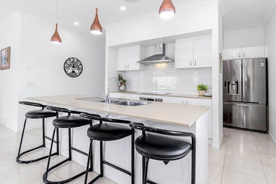 /international/au/15-shearwater-crescent-banksia-beach-qld-152632940/