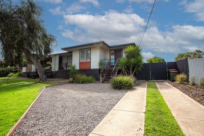 /international/au/17-martindale-crescent-port-lincoln-sa-151573320/