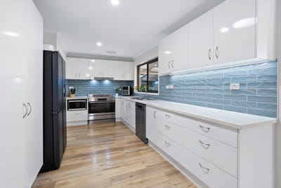 /international/au/11-argyle-street-petrie-qld-152454148/
